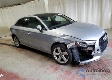 2017 Audi A3 Premium z USA, uszkodzony, nr VIN WAUB8GFF4H1029719